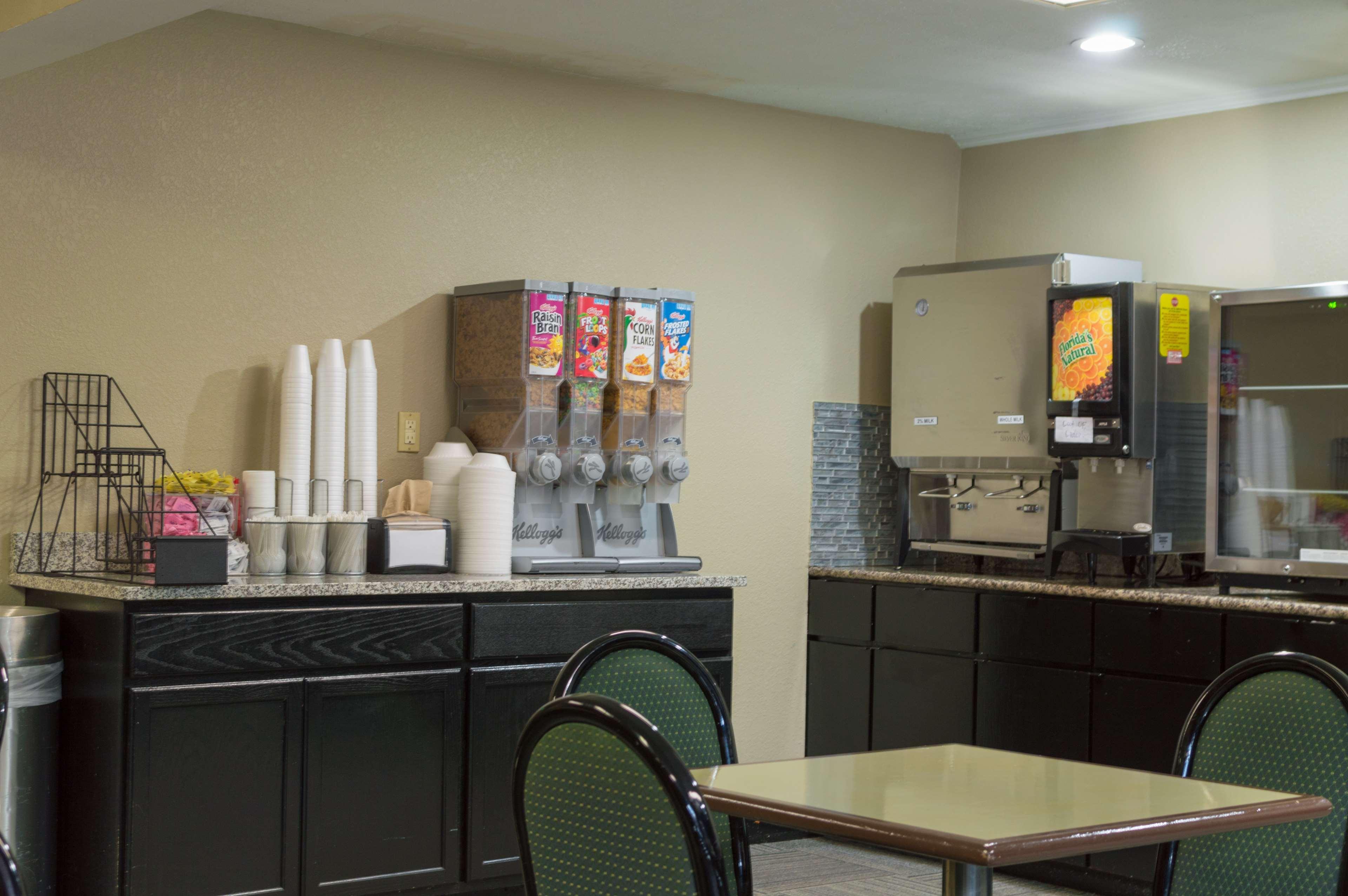 Red Roof Inn & Suites Lexington - Hamburg מראה חיצוני תמונה