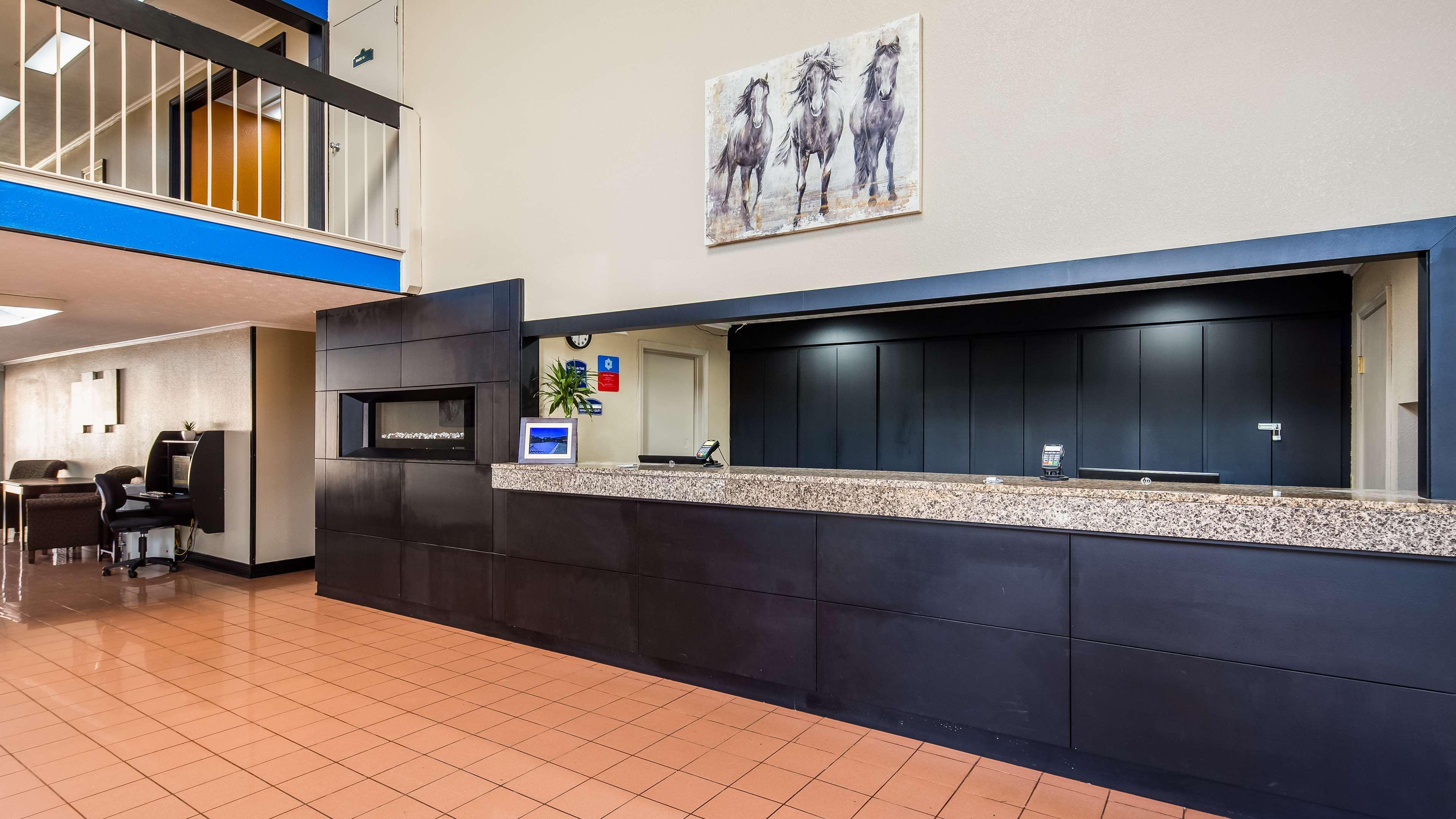 Red Roof Inn & Suites Lexington - Hamburg מראה חיצוני תמונה