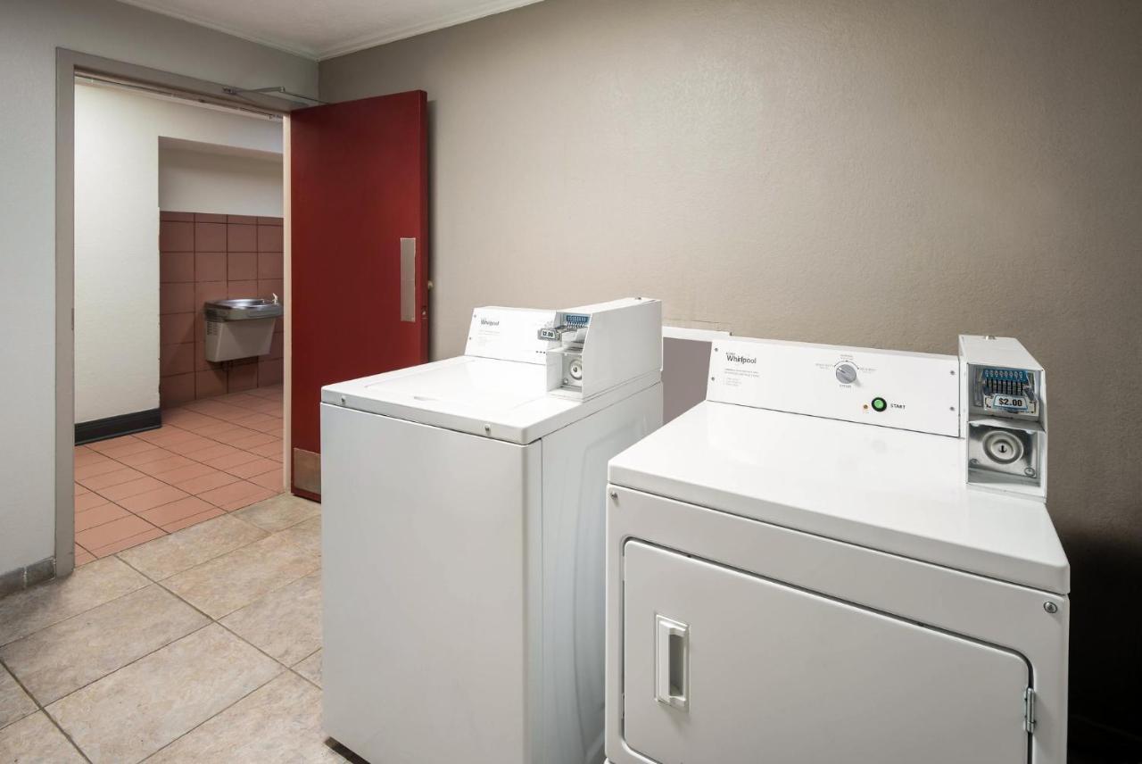 Red Roof Inn & Suites Lexington - Hamburg מראה חיצוני תמונה