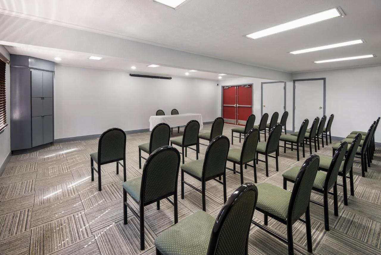 Red Roof Inn & Suites Lexington - Hamburg מראה חיצוני תמונה